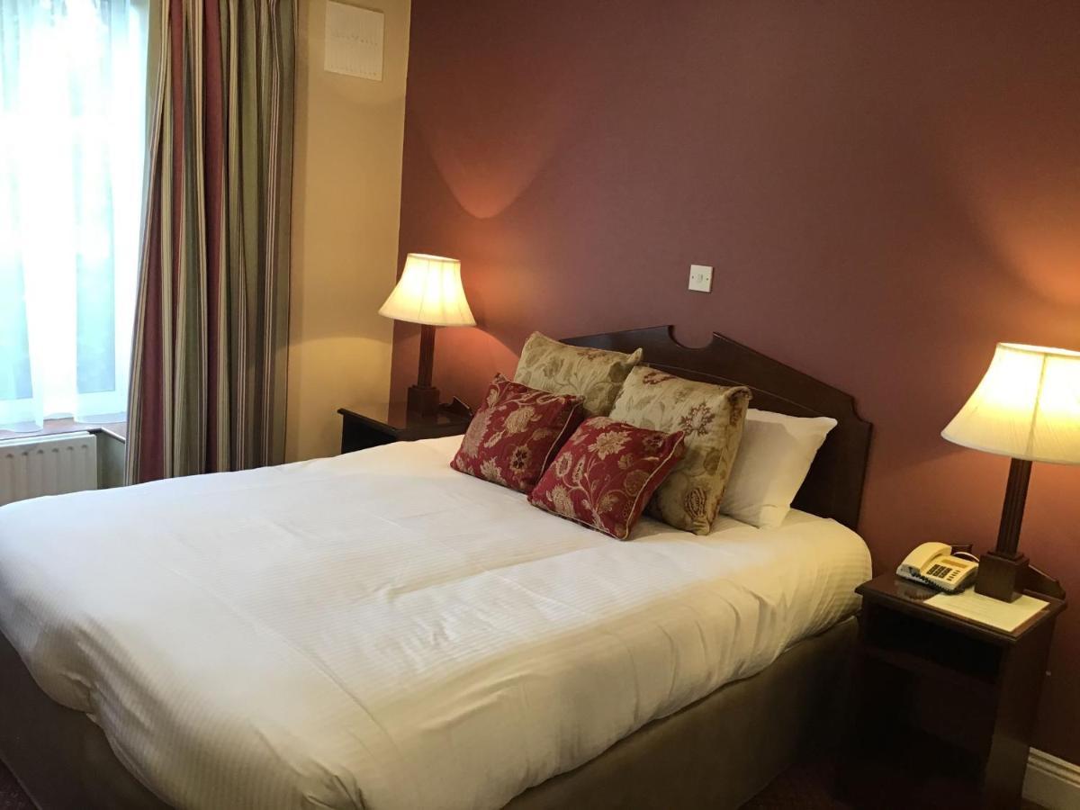 فندق كاريقالينفي  Glenwood House المظهر الخارجي الصورة